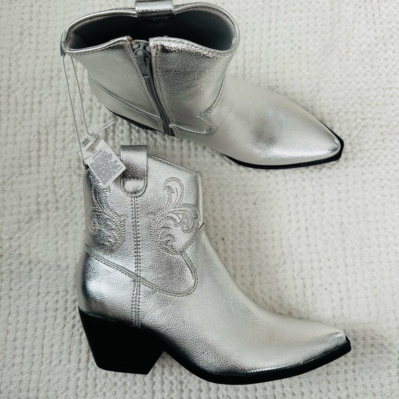 Old Navy Cowgirl Western Ankle Boots | NWT | Size 6 - Picture 1 of 4